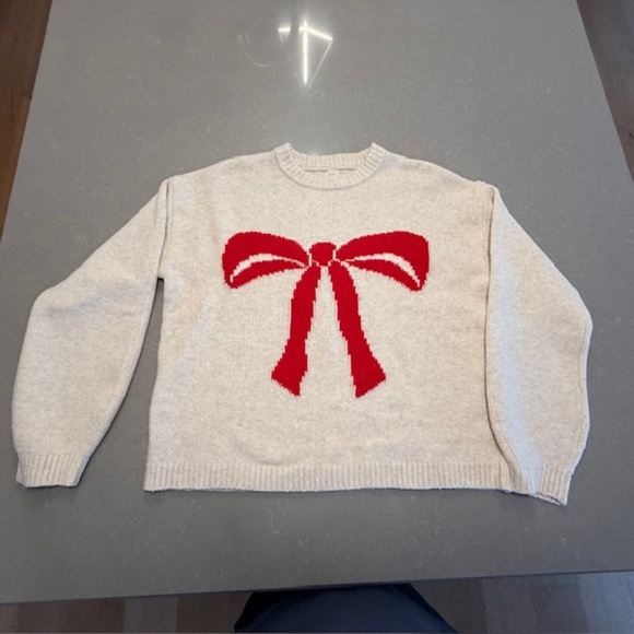 A New Day Woman's Holiday Red Bow Oatmeal Color Sweater Sz L (fits big) Worn 1x - Picture 1 of 6